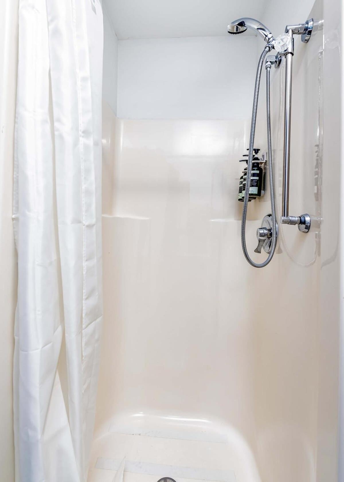 CozySuites CWE Bold Queen hotel suite Tower Grove Buitenkant foto